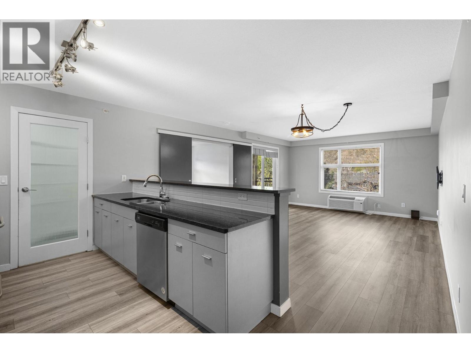 547 Yates Road Unit# 401, Kelowna, British Columbia  V1V 2T7 - Photo 6 - 10384979