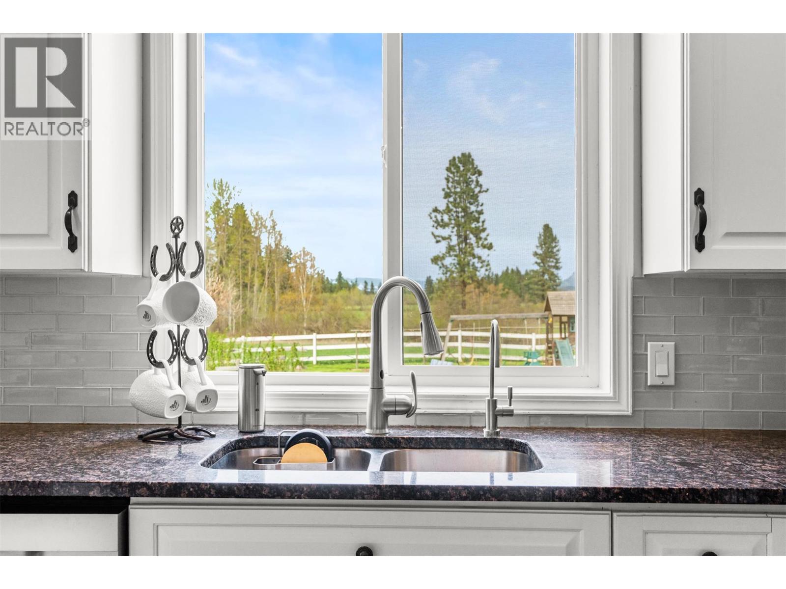 1375 Mountain View Road, Spallumcheen, British Columbia  V4Y 0S4 - Photo 18 - 10384941