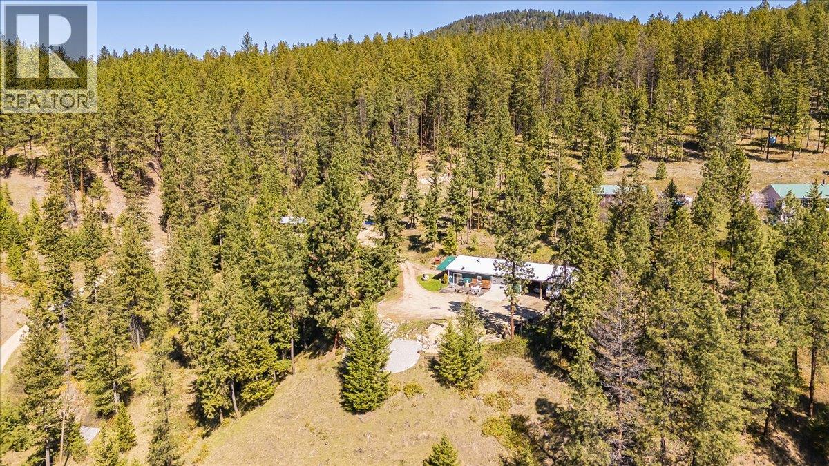 7465 Broadwater Road, Castlegar, British Columbia  V1N 4V8 - Photo 2 - 10384692