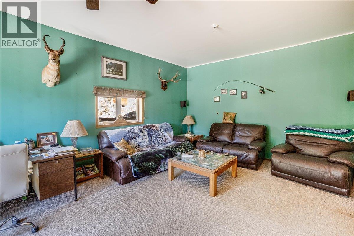 7465 Broadwater Road, Castlegar, British Columbia  V1N 4V8 - Photo 20 - 10384692