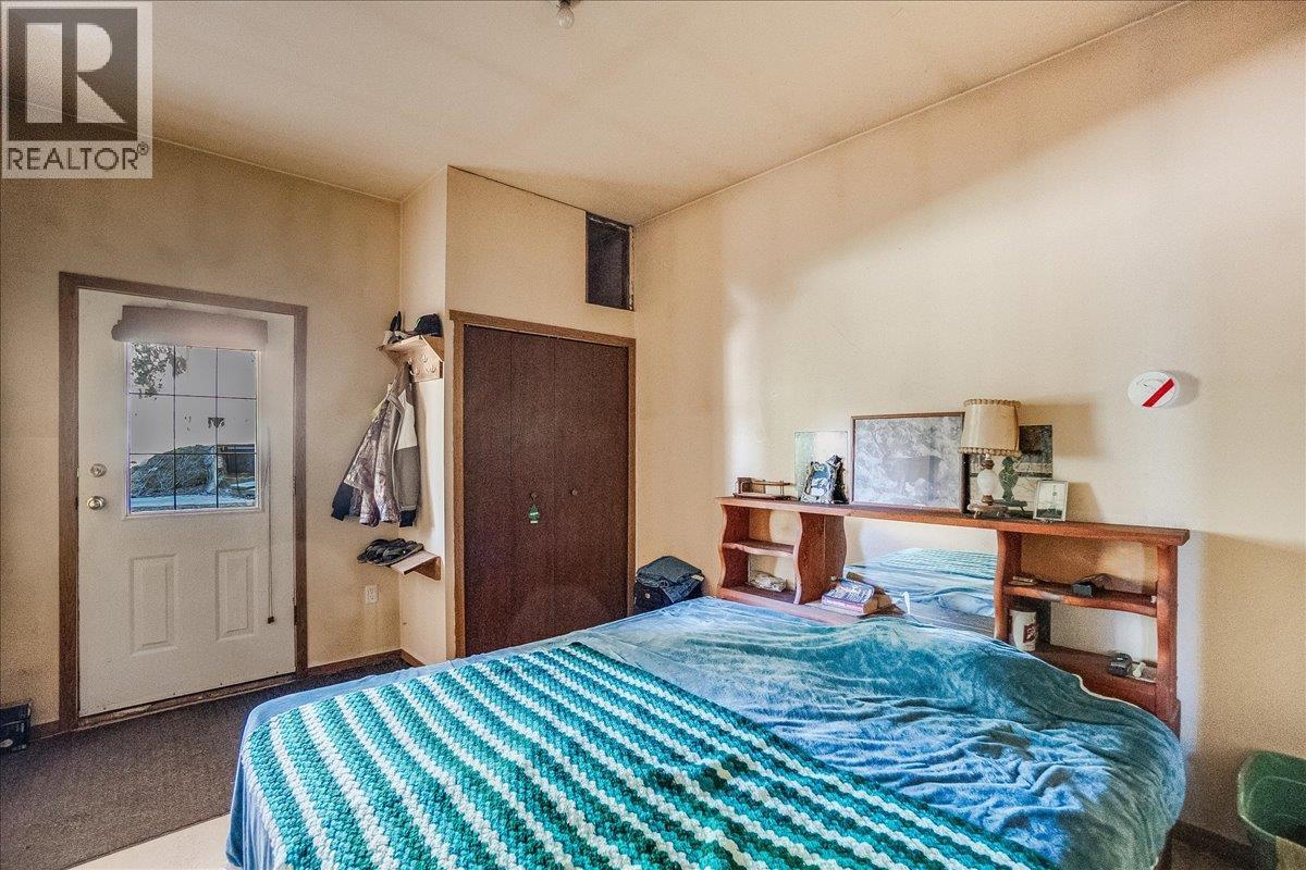 7465 Broadwater Road, Castlegar, British Columbia  V1N 4V8 - Photo 24 - 10384692