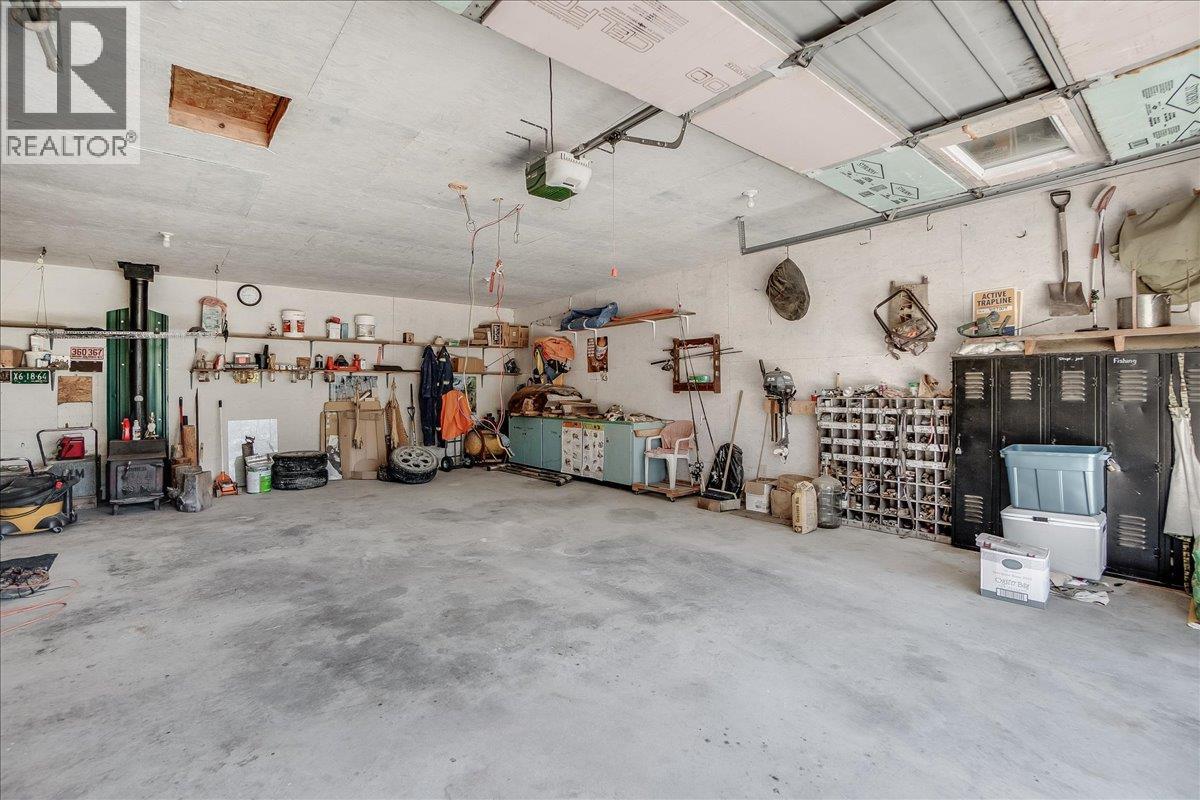 7465 Broadwater Road, Castlegar, British Columbia  V1N 4V8 - Photo 36 - 10384692