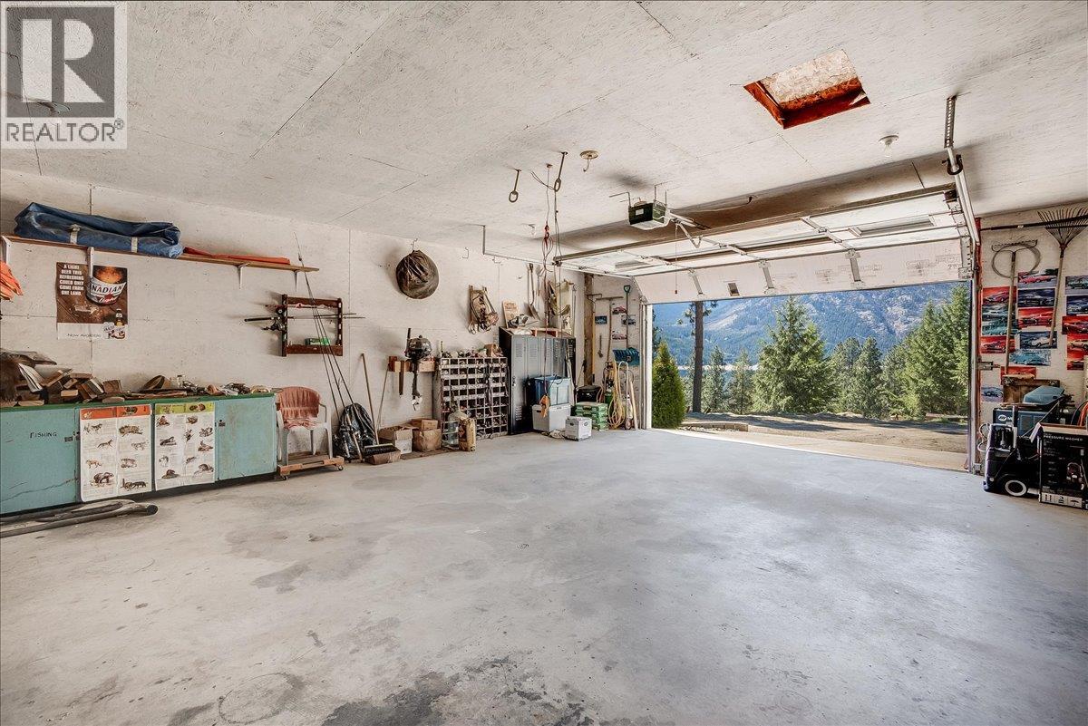 7465 Broadwater Road, Castlegar, British Columbia  V1N 4V8 - Photo 38 - 10384692