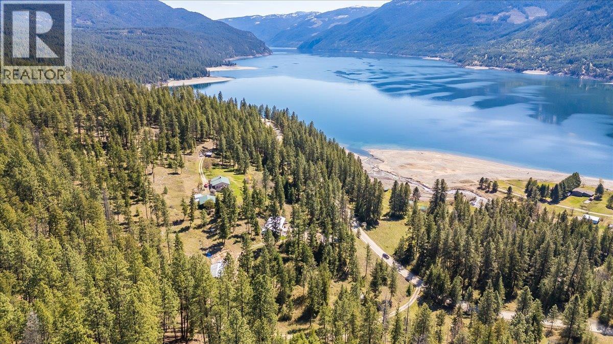7465 Broadwater Road, Castlegar, British Columbia  V1N 4V8 - Photo 4 - 10384692