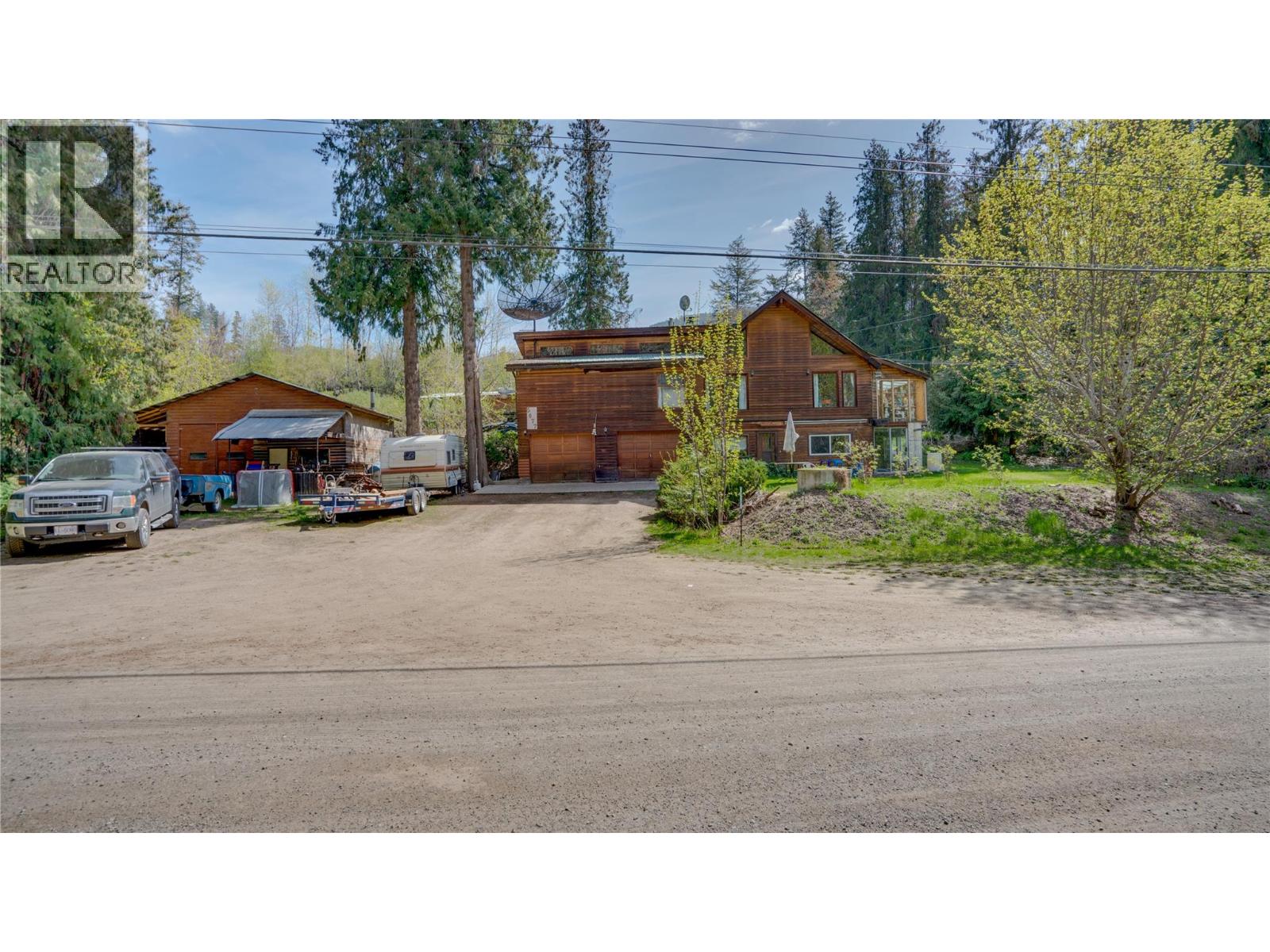 5677 Brentwood Road, Vernon, British Columbia  V1B 3K1 - Photo 2 - 10384654