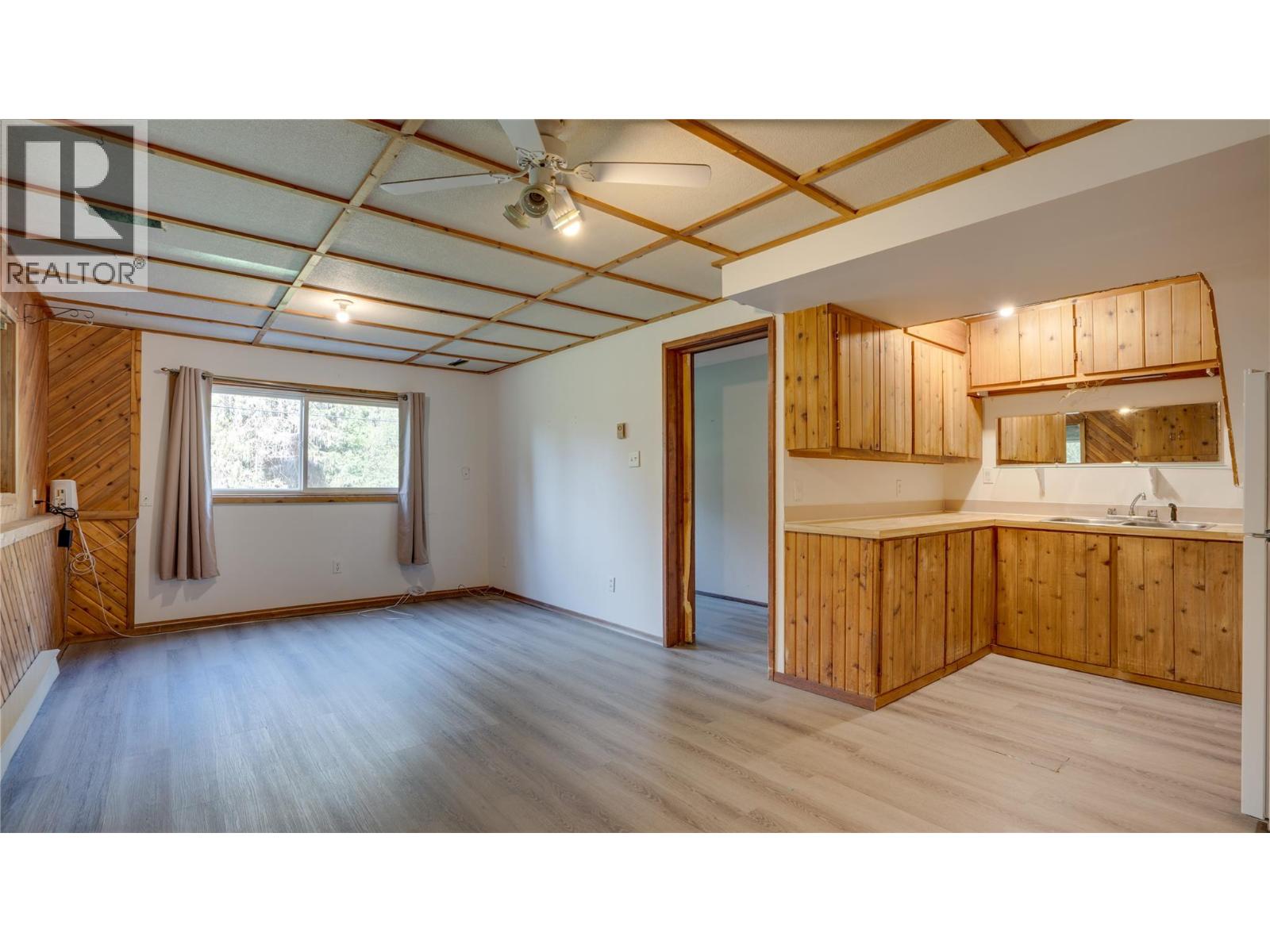 5677 Brentwood Road, Vernon, British Columbia  V1B 3K1 - Photo 23 - 10384654