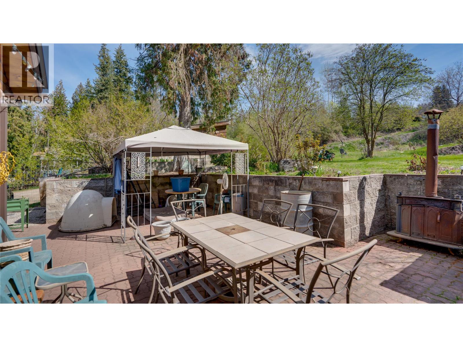 5677 Brentwood Road, Vernon, British Columbia  V1B 3K1 - Photo 32 - 10384654