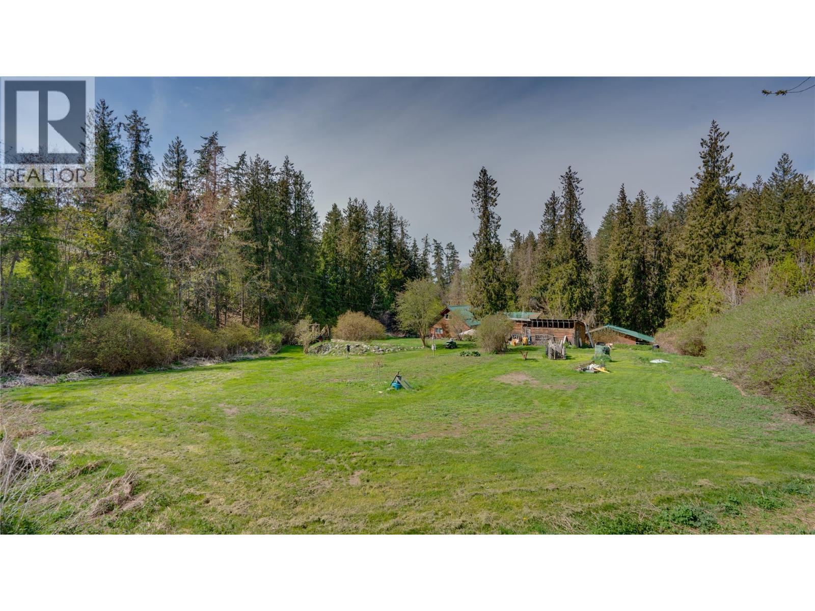 5677 Brentwood Road, Vernon, British Columbia  V1B 3K1 - Photo 38 - 10384654
