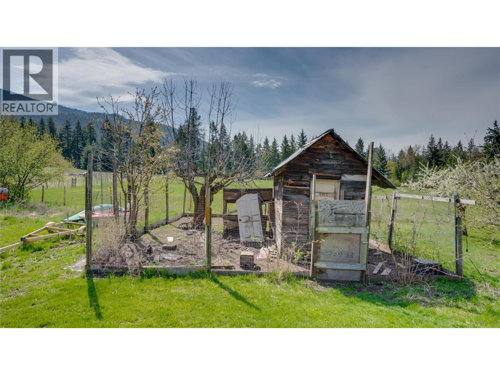 5677 Brentwood Road, Vernon, British Columbia  V1B 3K1 - Photo 45 - 10384654