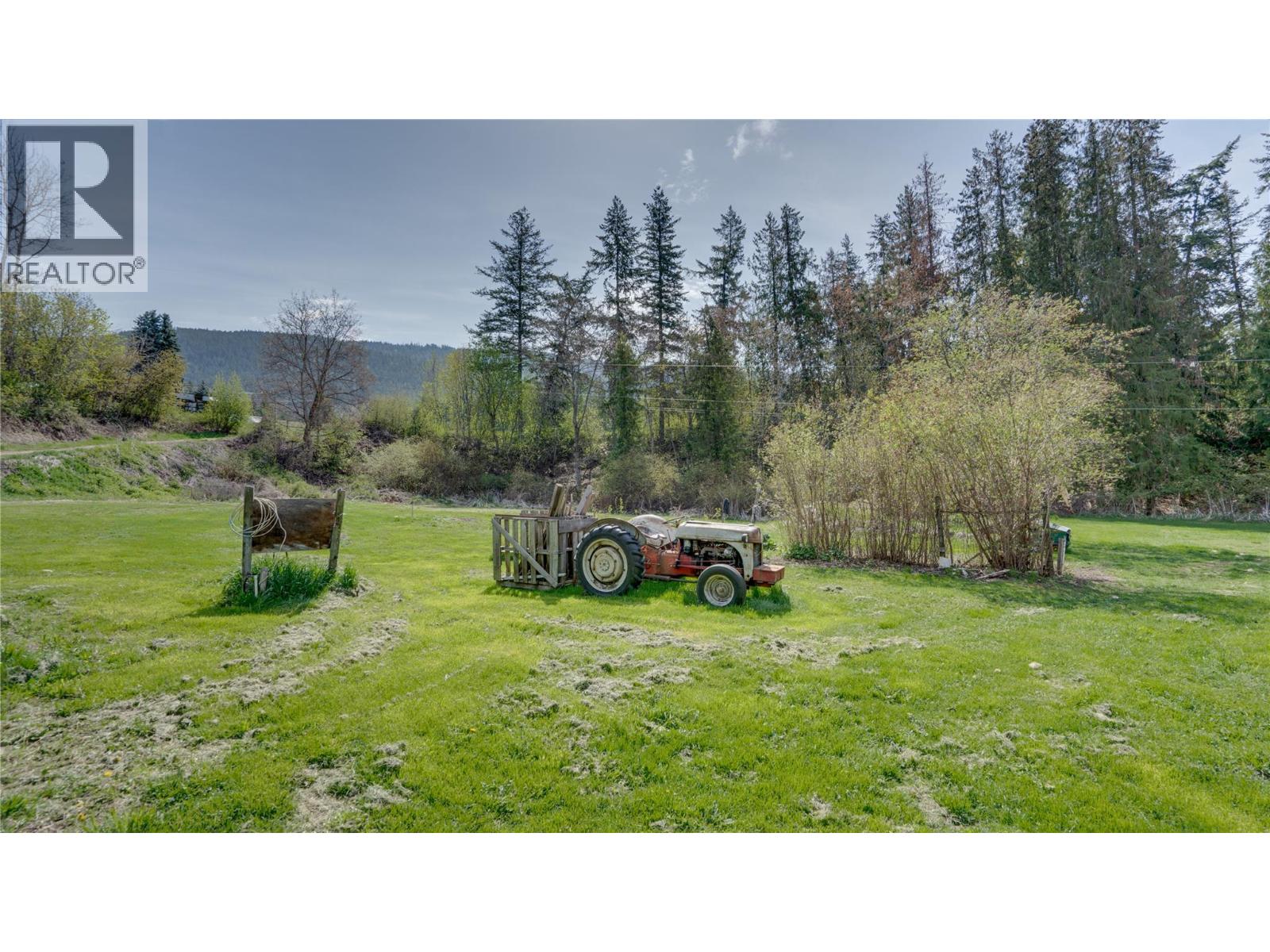 5677 Brentwood Road, Vernon, British Columbia  V1B 3K1 - Photo 46 - 10384654
