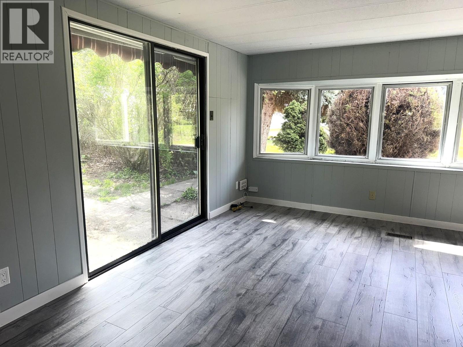 5677 Brentwood Road, Vernon, British Columbia  V1B 3K1 - Photo 57 - 10384654