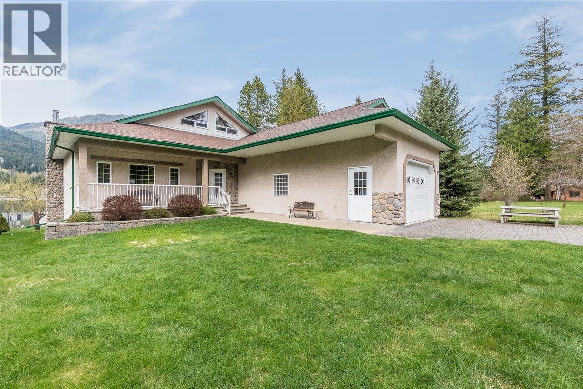 664 Ainslie Road, Harrop, British Columbia  V1L 6P6 - Photo 2 - 10384831