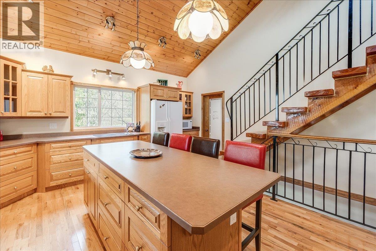 664 Ainslie Road, Harrop, British Columbia  V1L 6P6 - Photo 46 - 10384831