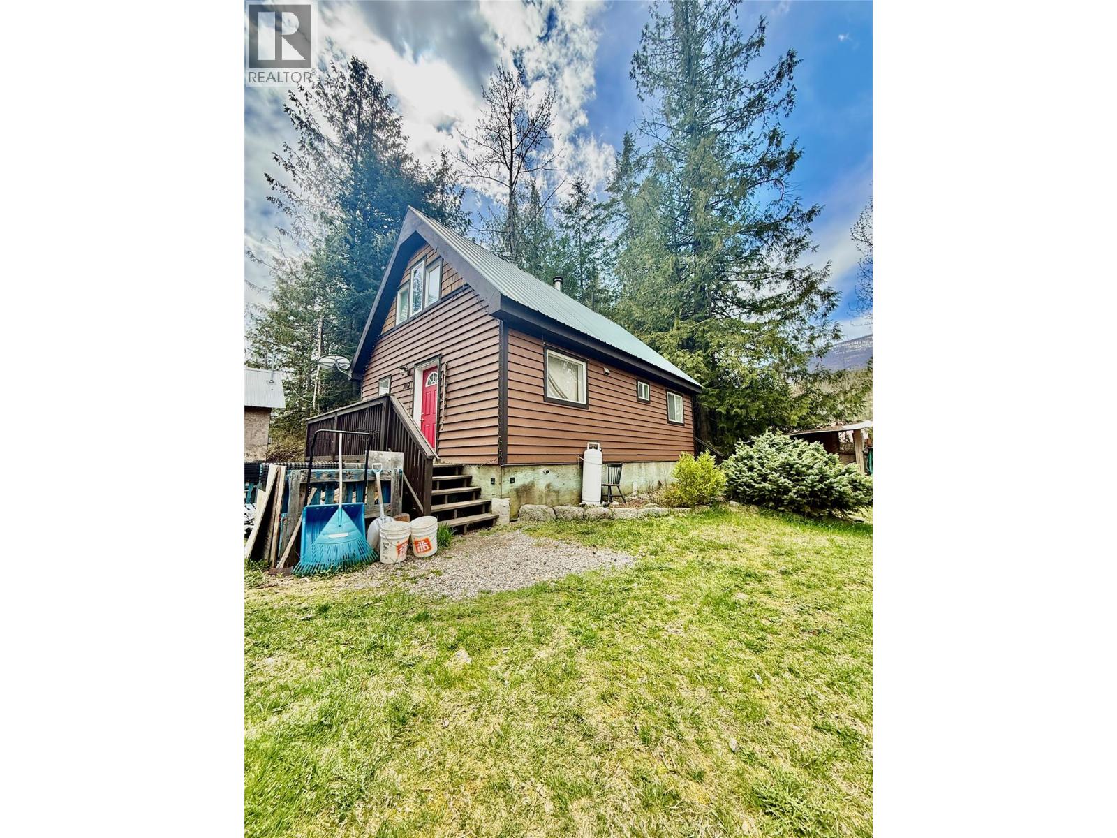 1017 Hume Street, Slocan, British Columbia  V0G 2C0 - Photo 18 - 10384776
