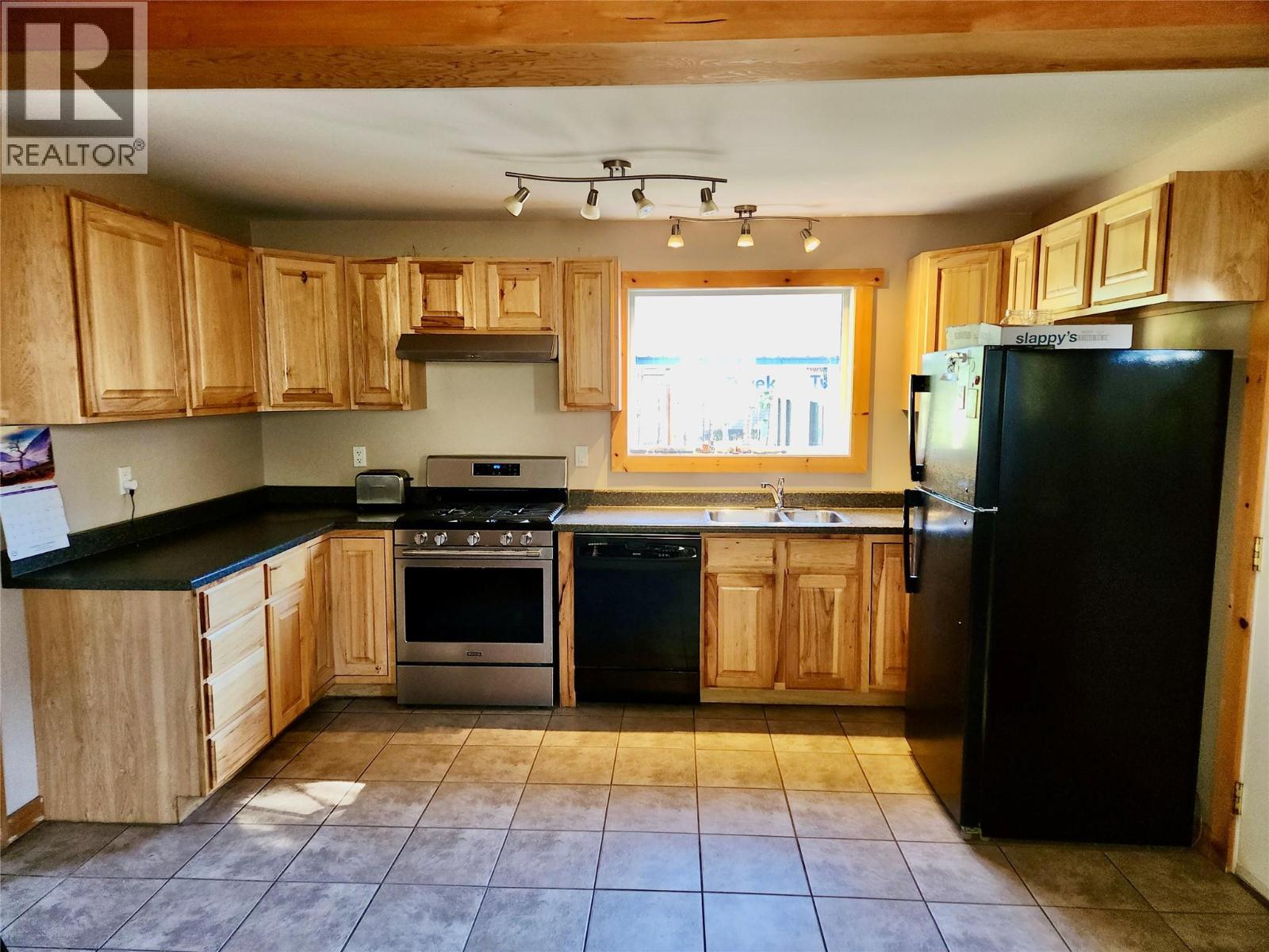 1017 Hume Street, Slocan, British Columbia  V0G 2C0 - Photo 2 - 10384776