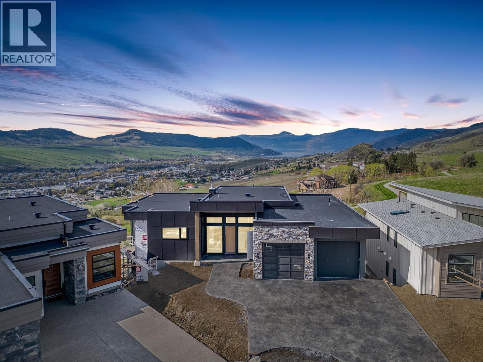 4379 Painted Turtle Drive, Vernon, British Columbia  V1T 9W4 - Photo 2 - 10384480