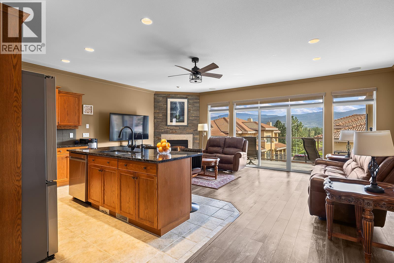 2302 Country Club Drive, Kelowna, British Columbia  V1V 2M6 - Photo 3 - 10383758