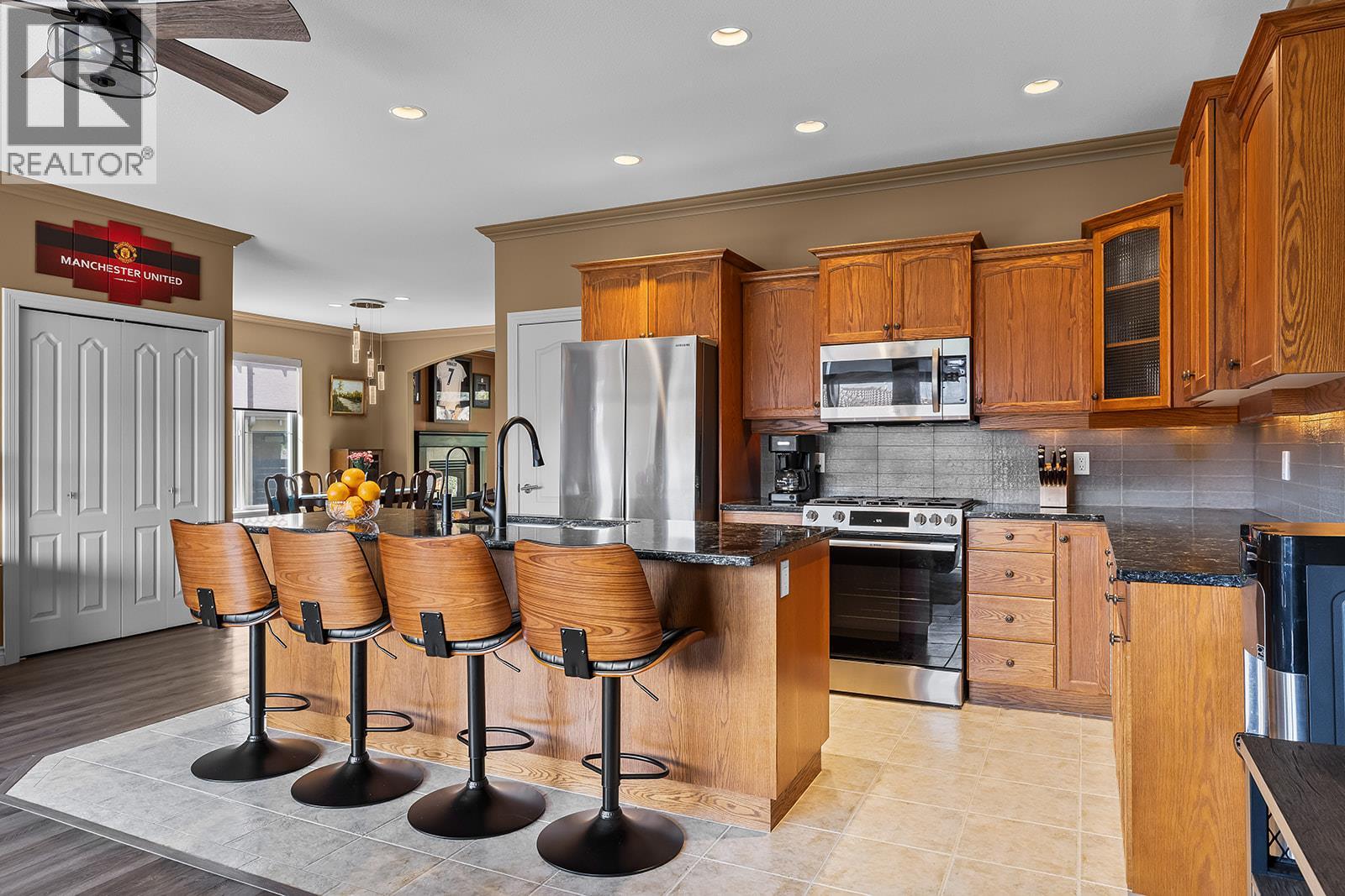 2302 Country Club Drive, Kelowna, British Columbia  V1V 2M6 - Photo 8 - 10383758