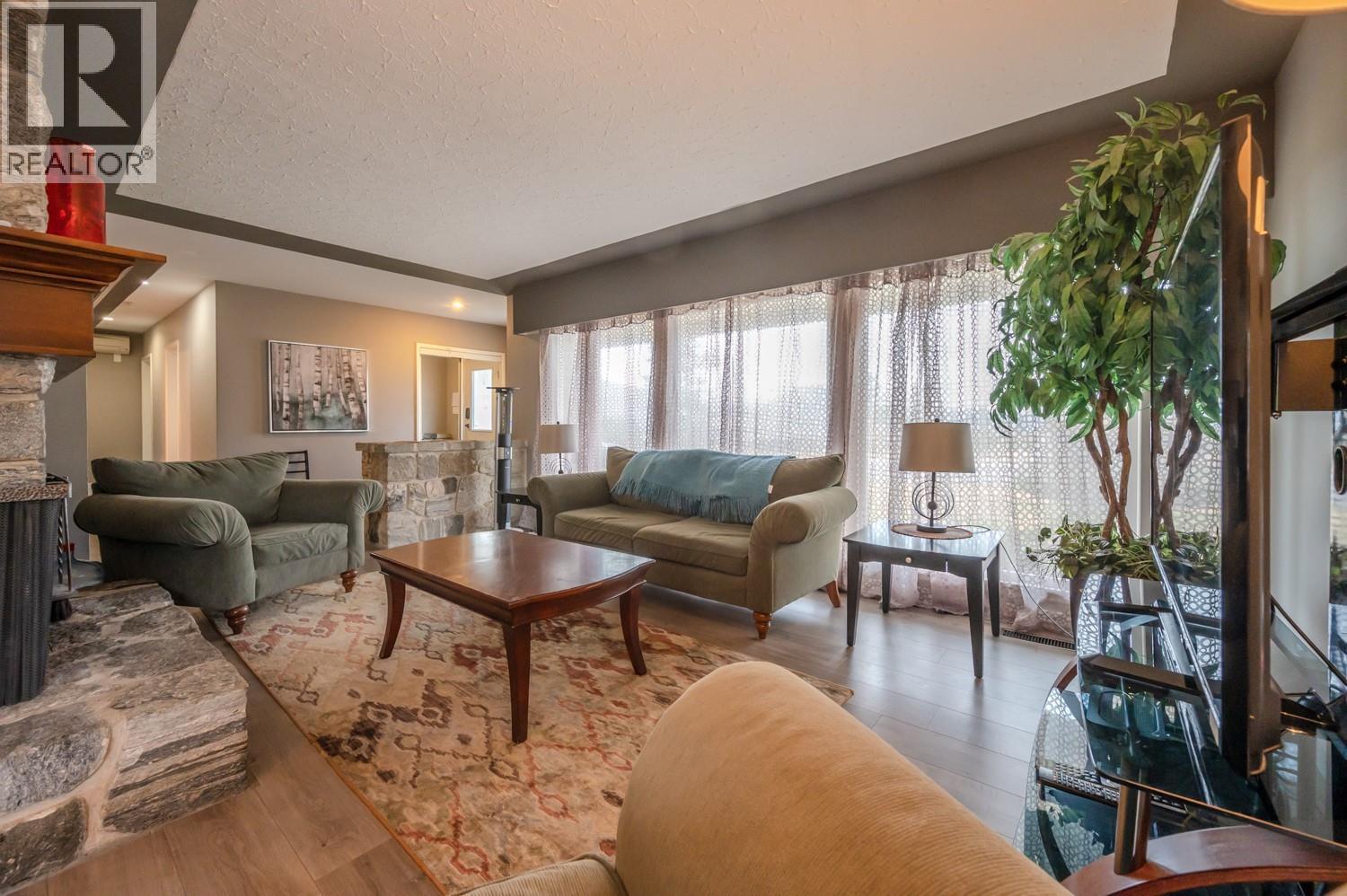 1524 Ridgedale Avenue, Penticton, British Columbia  V2A 2S4 - Photo 5 - 10384866
