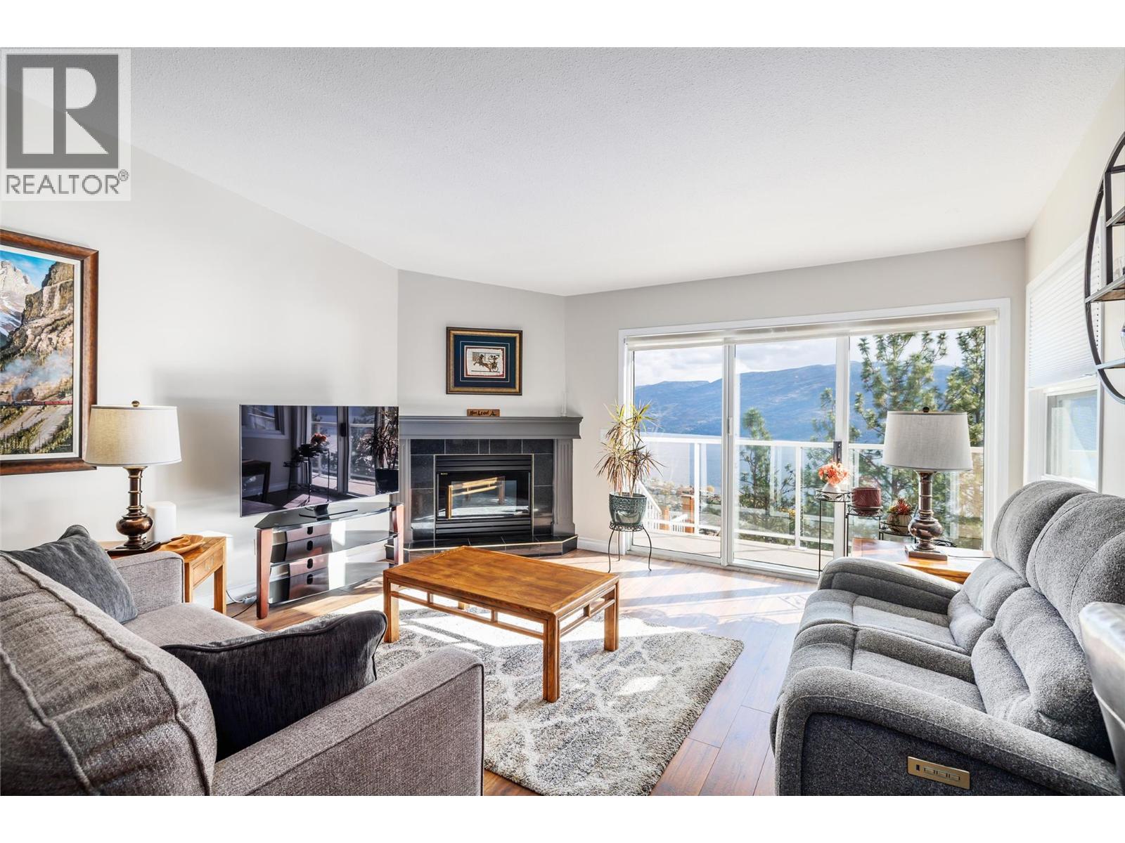 4450 Ponderosa Drive Unit# 204, Peachland, British Columbia  V0H 1X5 - Photo 3 - 10383686