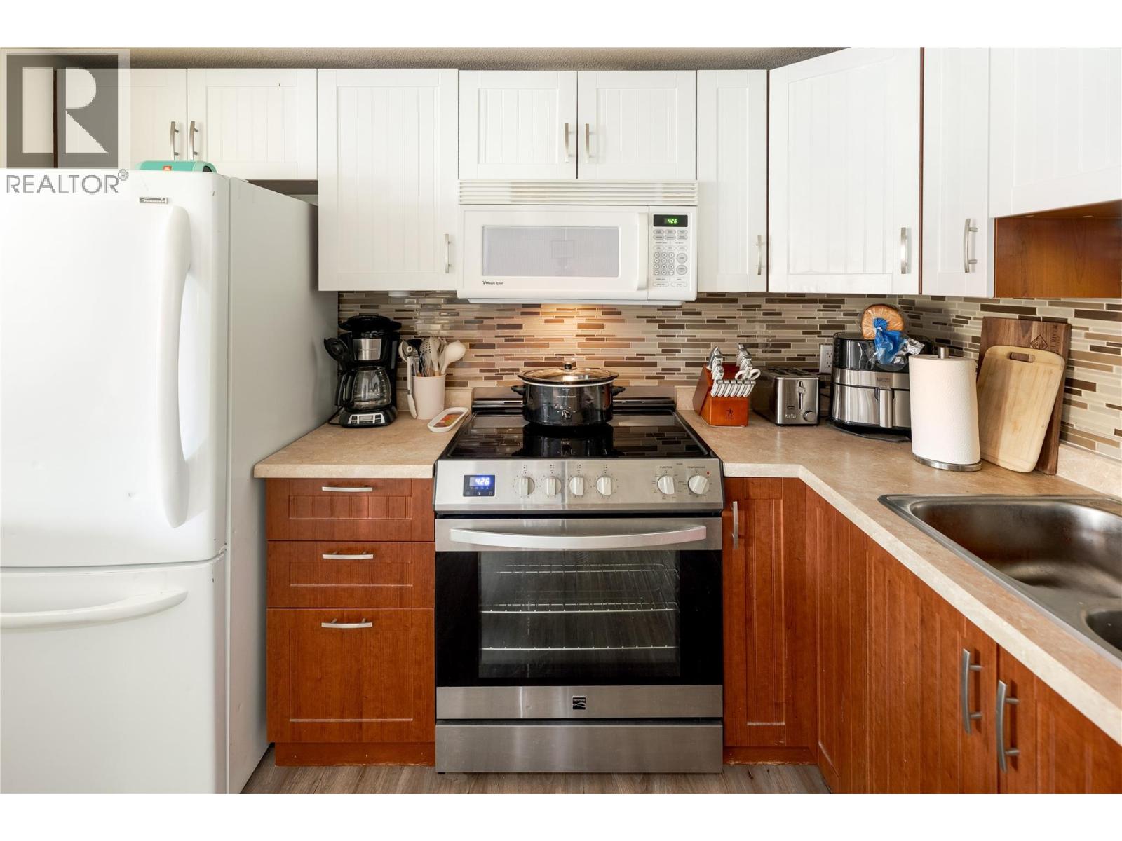 3175 De Montreuil Court Unit# 204, Kelowna, British Columbia  V1W 3W2 - Photo 10 - 10384771