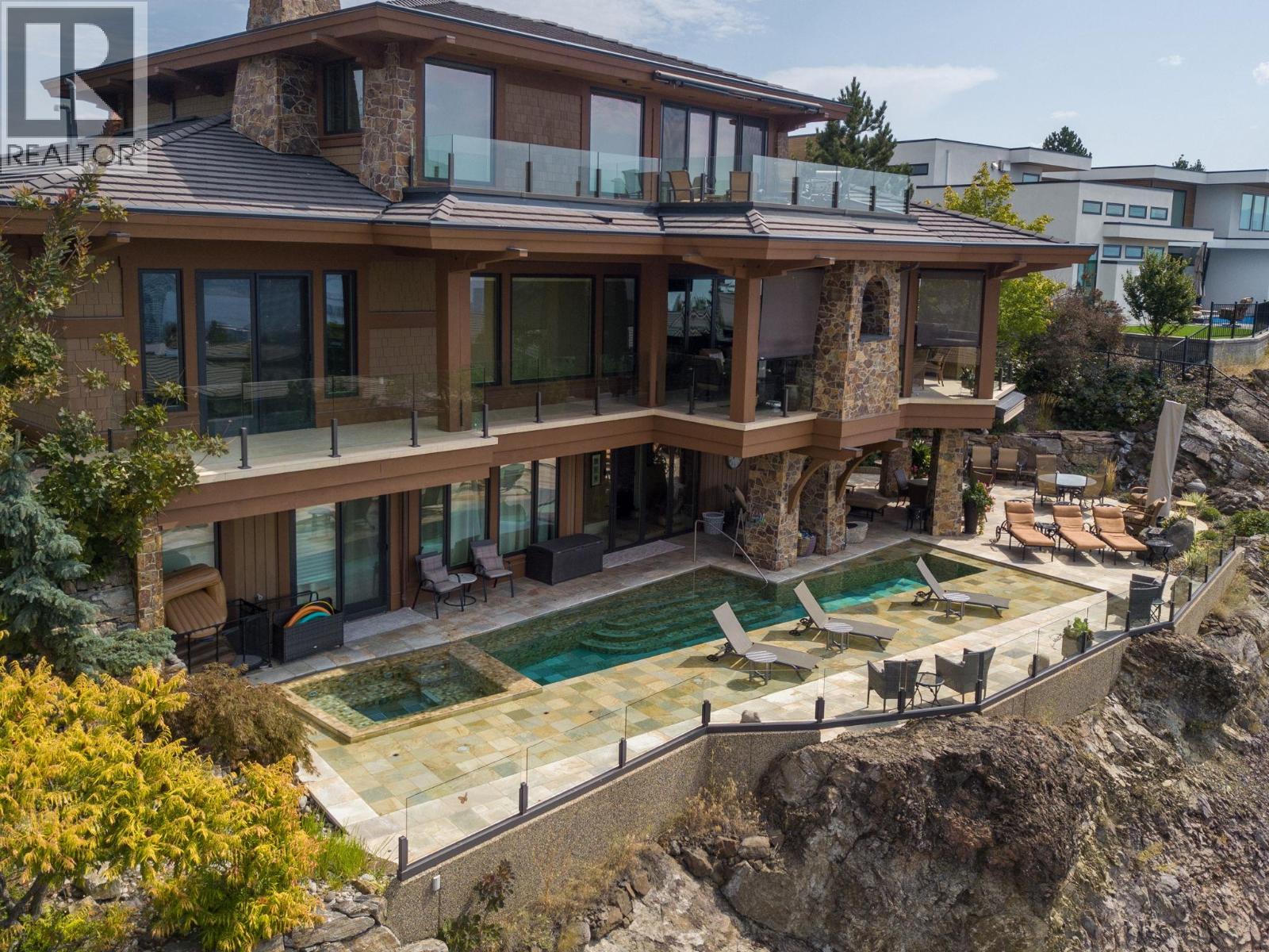 706 Highpointe Court, kelowna, British Columbia