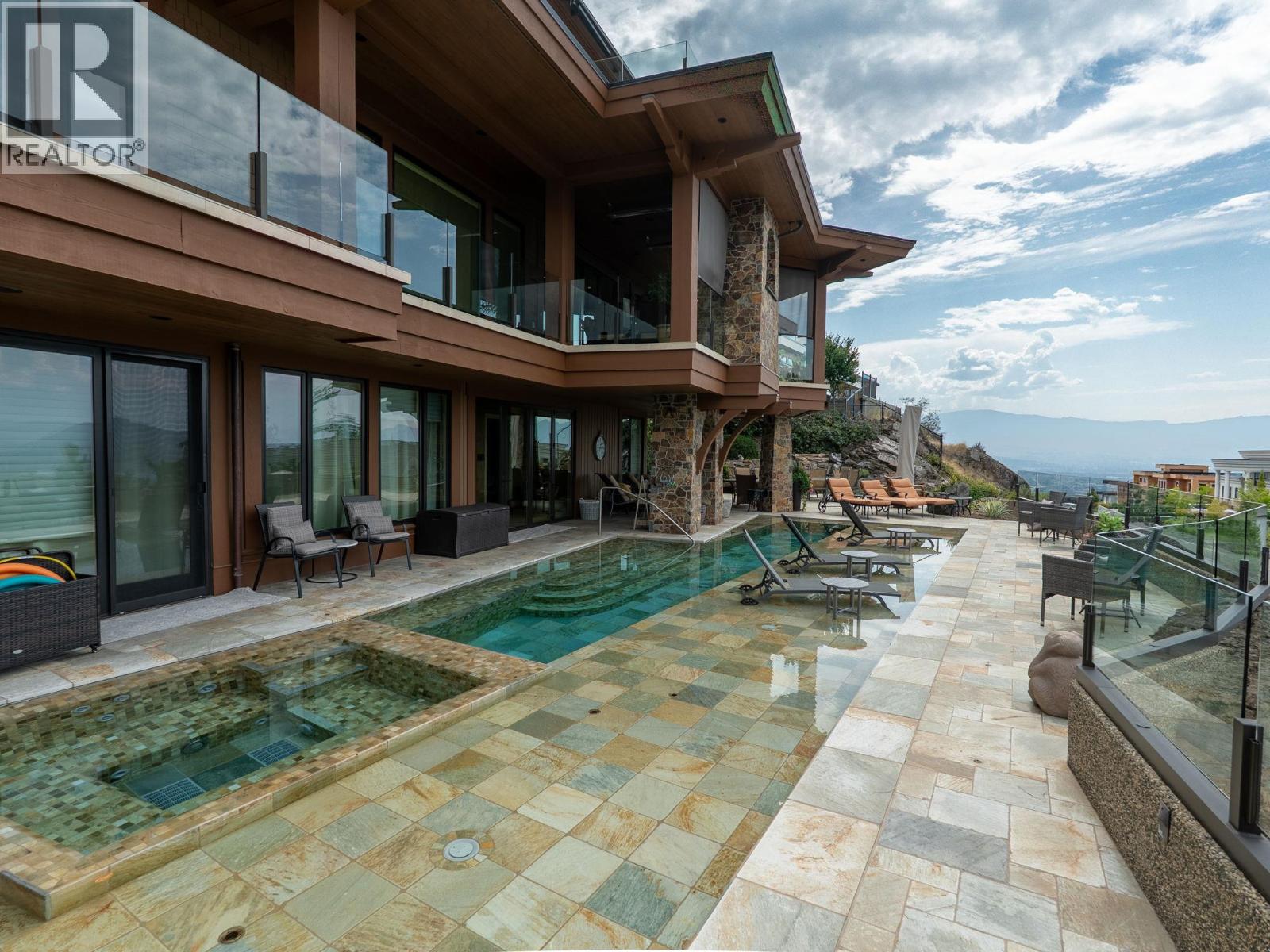 706 Highpointe Court, Kelowna, British Columbia  V1V 2Y3 - Photo 5 - 10384987