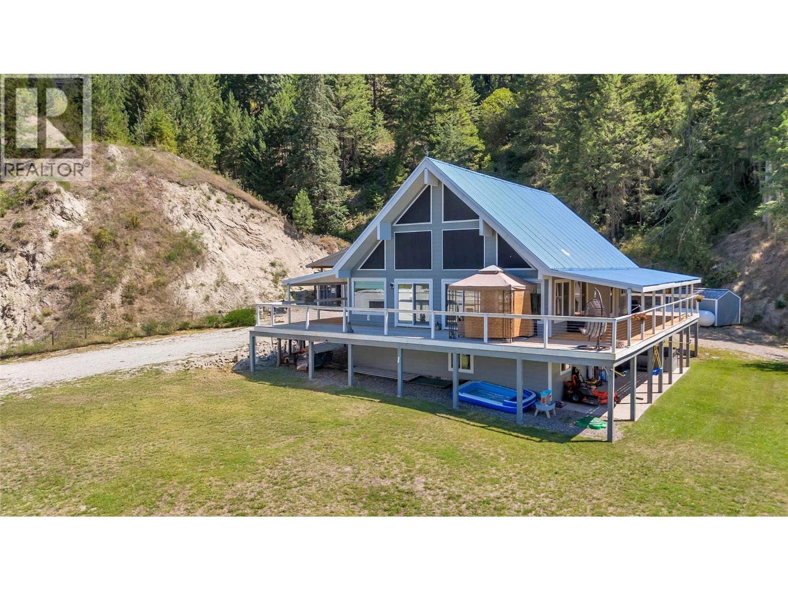 2621 Salmon River Road, Salmon Arm, British Columbia  V1E 3H8 - Photo 1 - 10384739