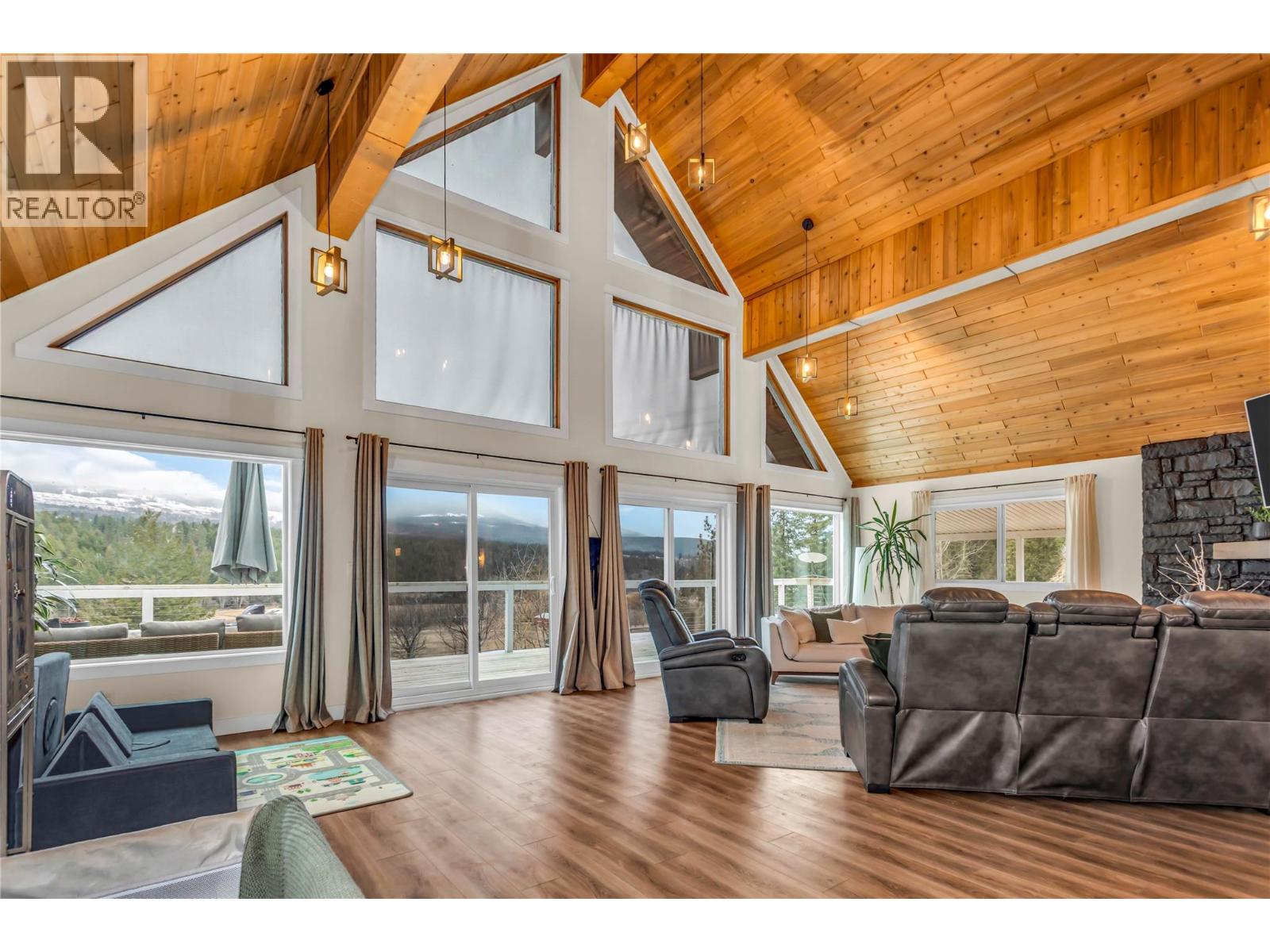 2621 Salmon River Road, Salmon Arm, British Columbia  V1E 3H8 - Photo 27 - 10384739
