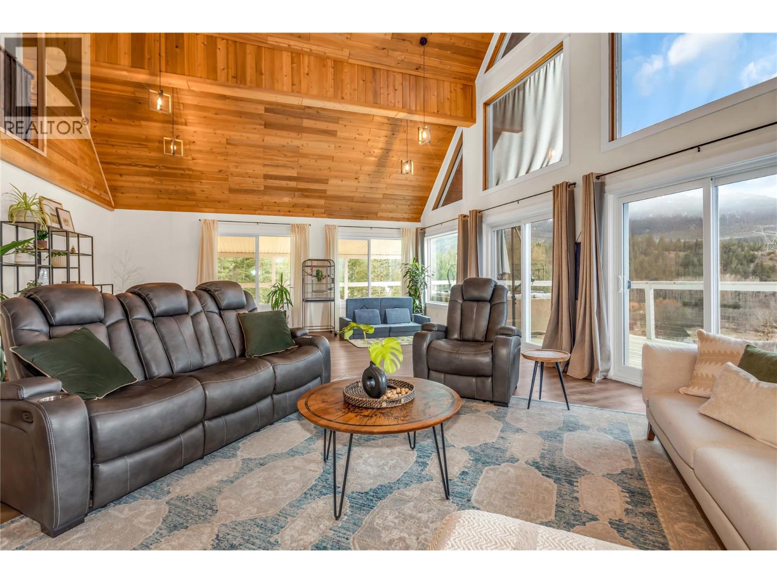 2621 Salmon River Road, Salmon Arm, British Columbia  V1E 3H8 - Photo 28 - 10384739