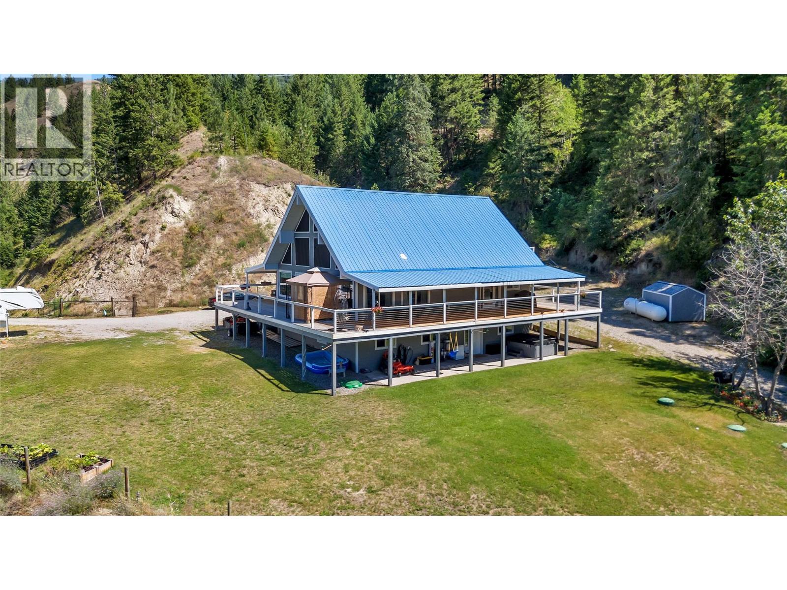 2621 Salmon River Road, Salmon Arm, British Columbia  V1E 3H8 - Photo 3 - 10384739