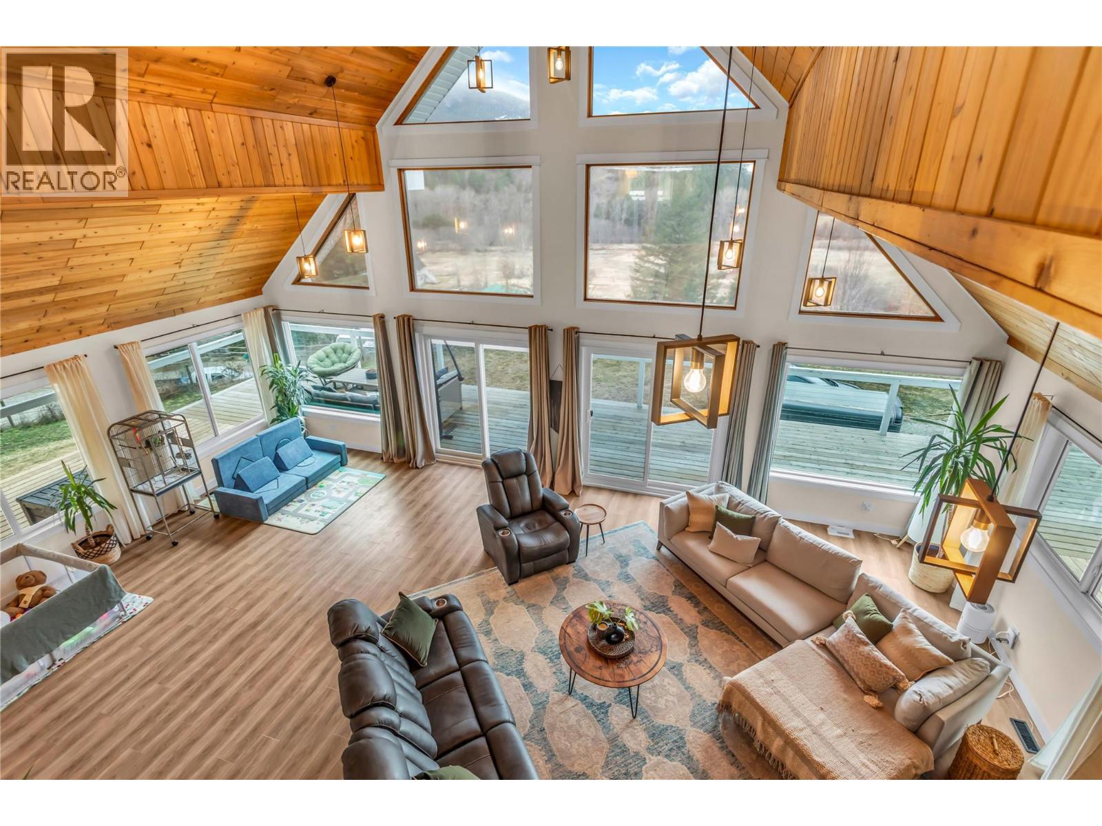 2621 Salmon River Road, Salmon Arm, British Columbia  V1E 3H8 - Photo 32 - 10384739