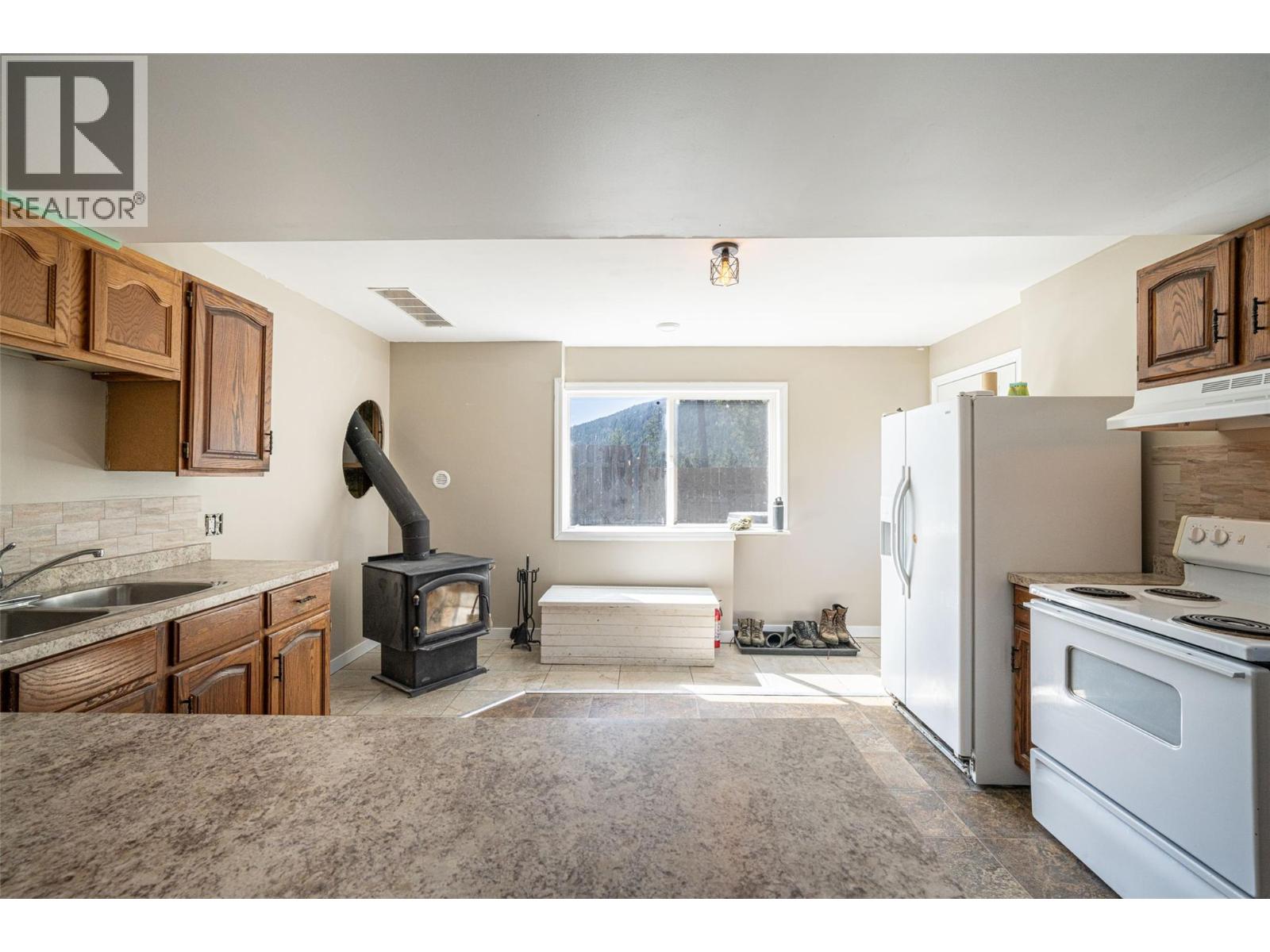 5654 Lynes Road, Falkland, British Columbia  V0E 1W0 - Photo 23 - 10384832
