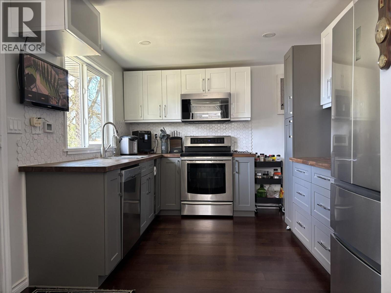 95 2nd Street Nw, Nakusp, British Columbia  V0G 1R0 - Photo 4 - 10384733