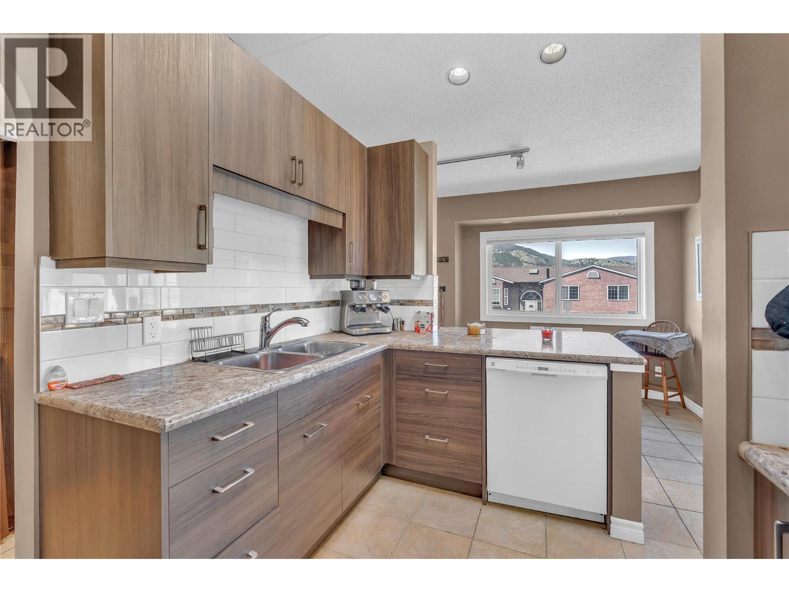 196 Troy Court, Penticton, British Columbia  V2A 7L4 - Photo 2 - 10385075