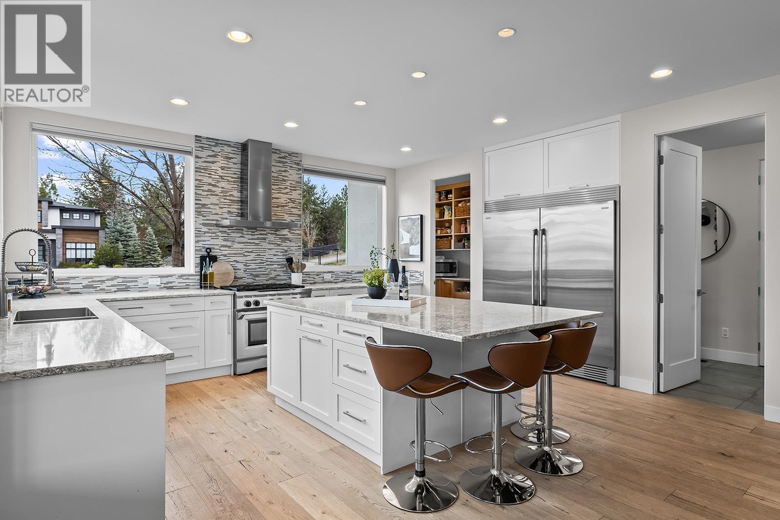 1091 Westpoint Drive, Kelowna, British Columbia  V1W 4Z9 - Photo 4 - 10384984
