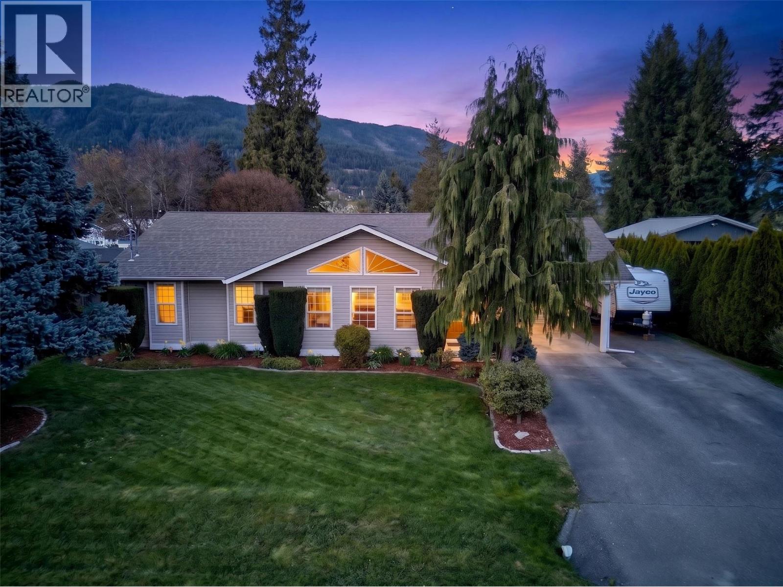730 Parksville Street, sicamous, British Columbia
