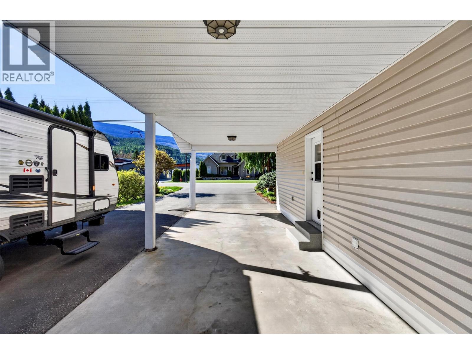 730 Parksville Street, Sicamous, British Columbia  V0E 2V0 - Photo 15 - 10384947