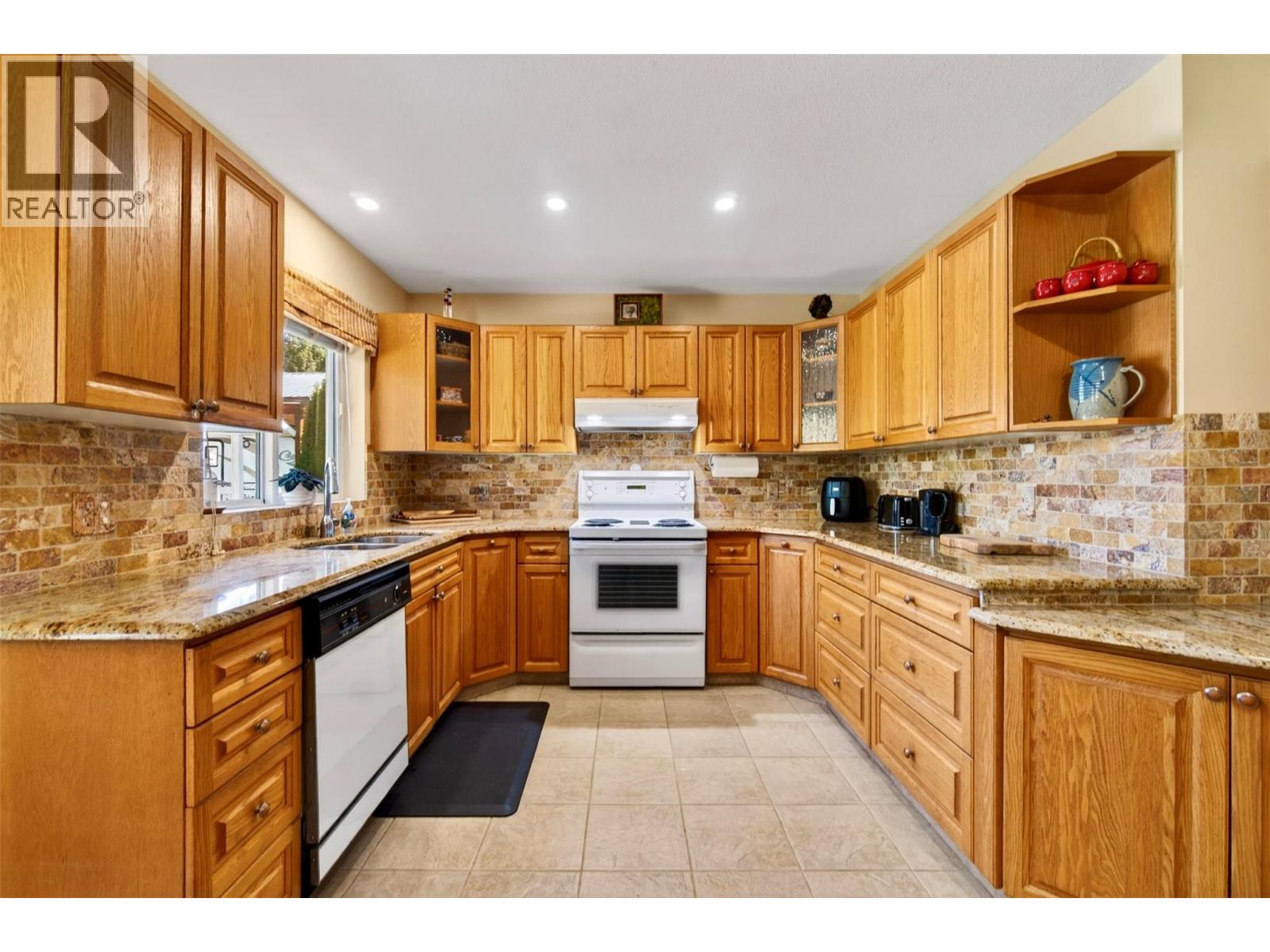 730 Parksville Street, Sicamous, British Columbia  V0E 2V0 - Photo 29 - 10384947