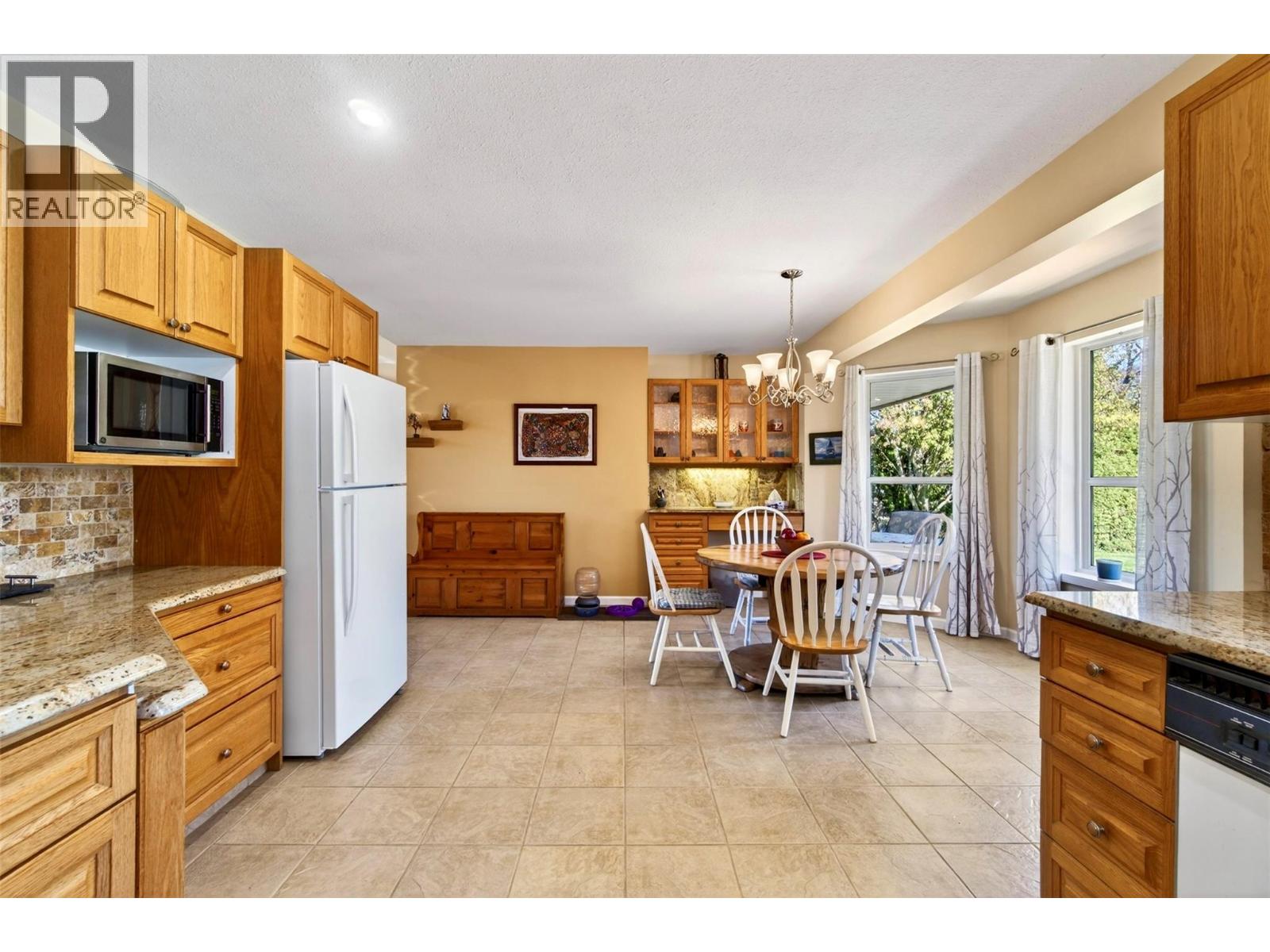 730 Parksville Street, Sicamous, British Columbia  V0E 2V0 - Photo 33 - 10384947