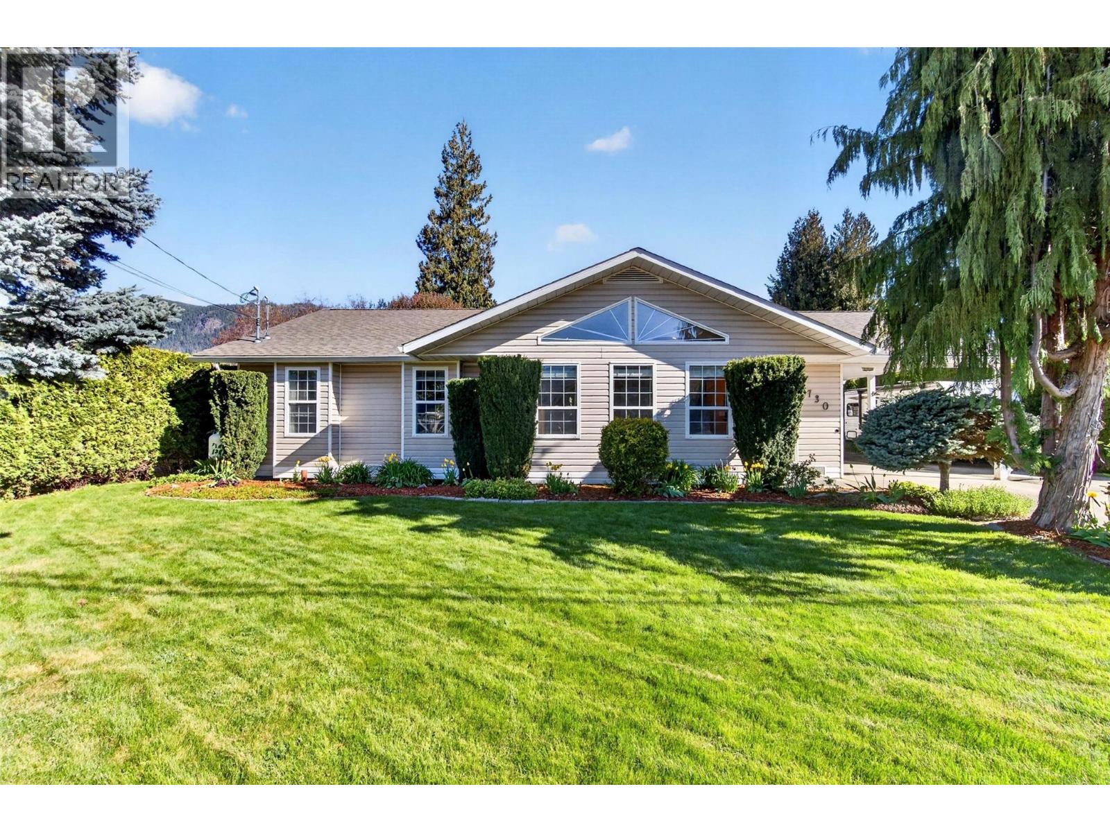 730 Parksville Street, Sicamous, British Columbia  V0E 2V0 - Photo 4 - 10384947
