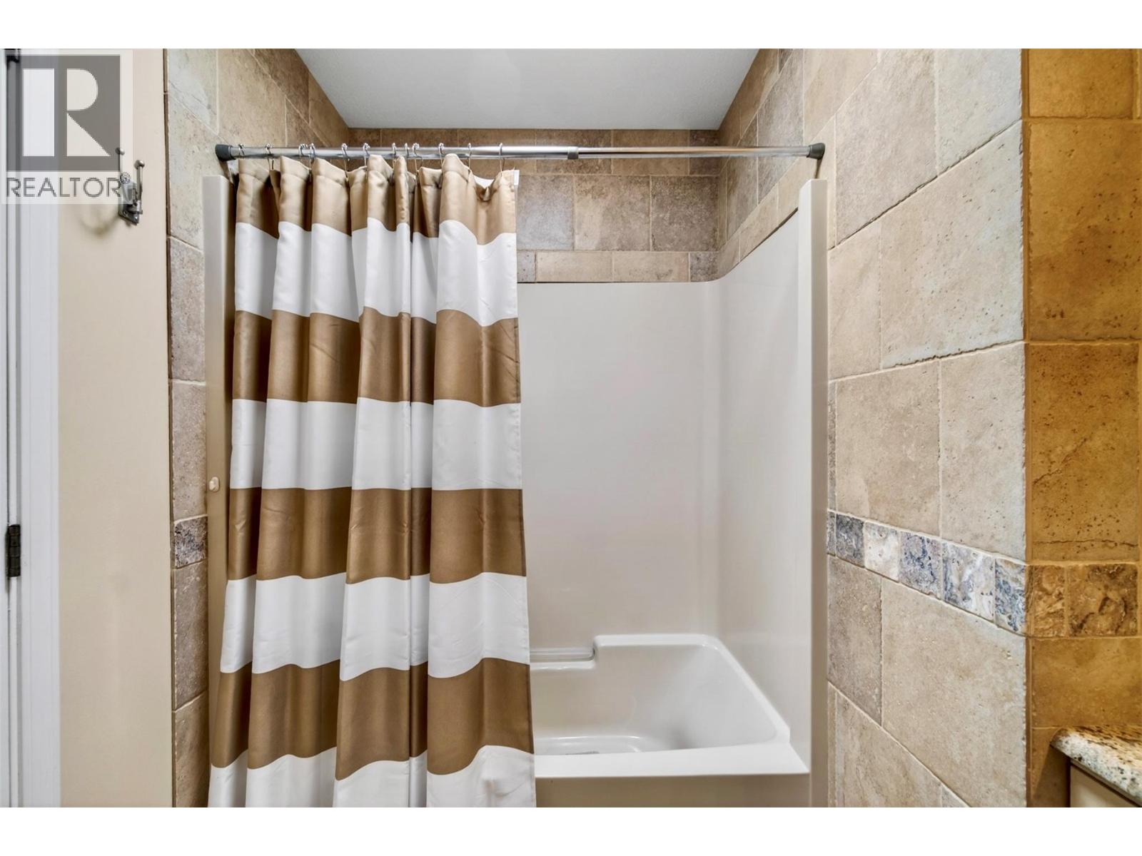 730 Parksville Street, Sicamous, British Columbia  V0E 2V0 - Photo 45 - 10384947