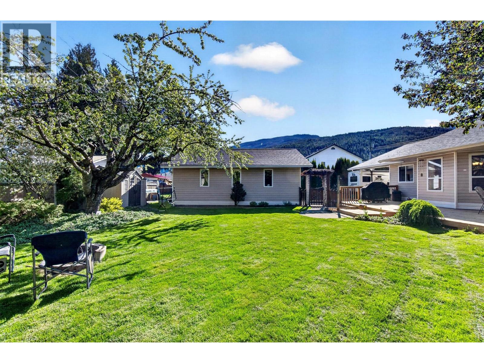 730 Parksville Street, Sicamous, British Columbia  V0E 2V0 - Photo 49 - 10384947