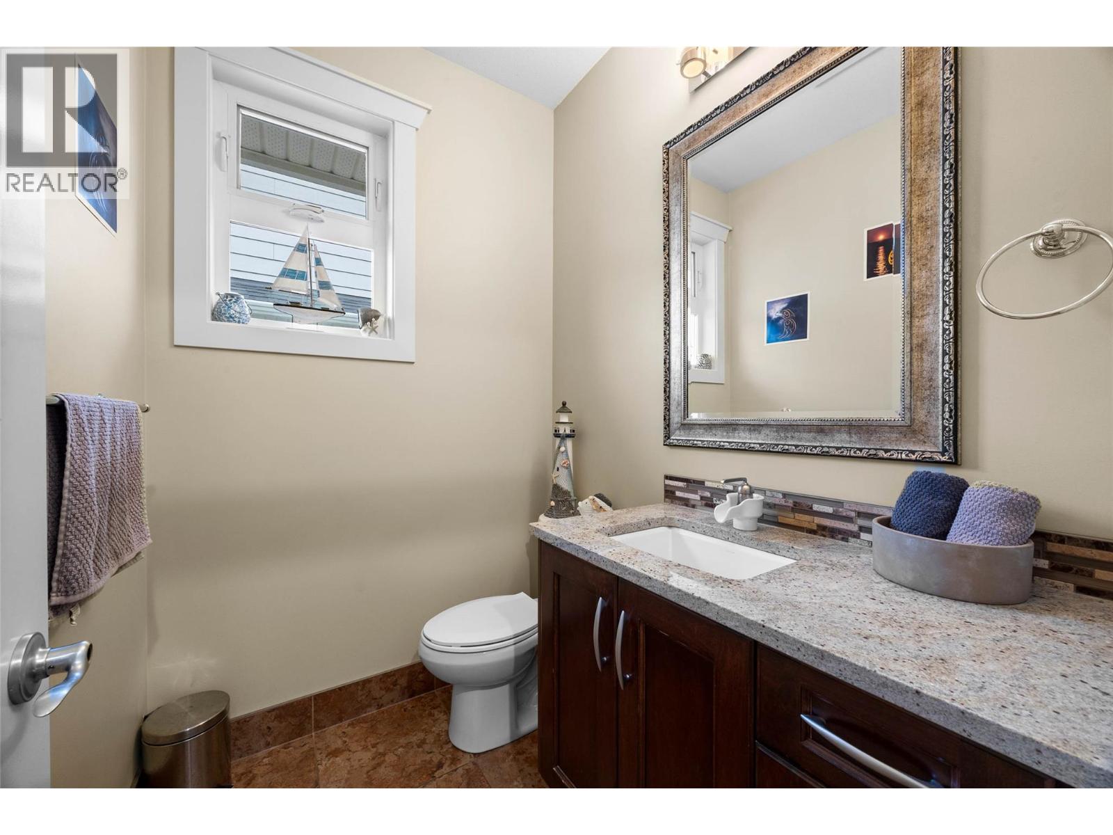 2748 Beachmount Crescent, Kamloops, British Columbia  V2B 0E6 - Photo 17 - 10385135