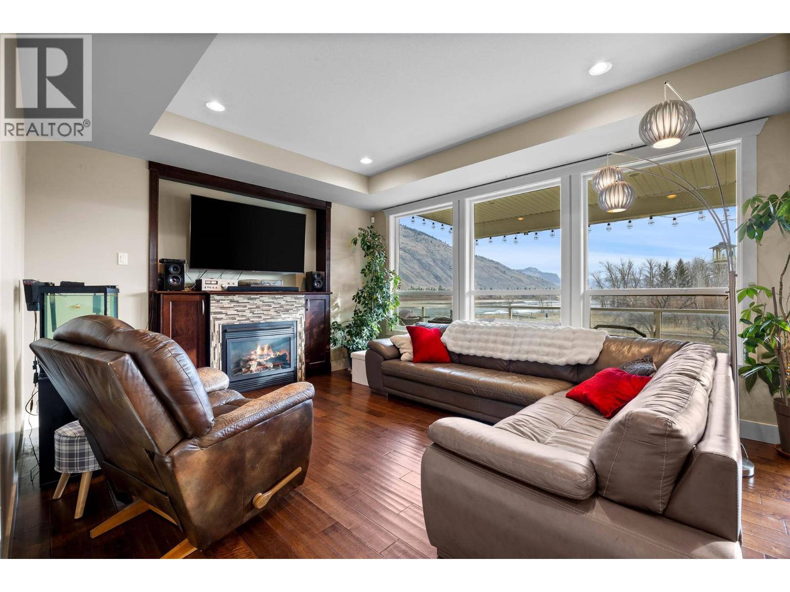 2748 Beachmount Crescent, Kamloops, British Columbia  V2B 0E6 - Photo 5 - 10385135
