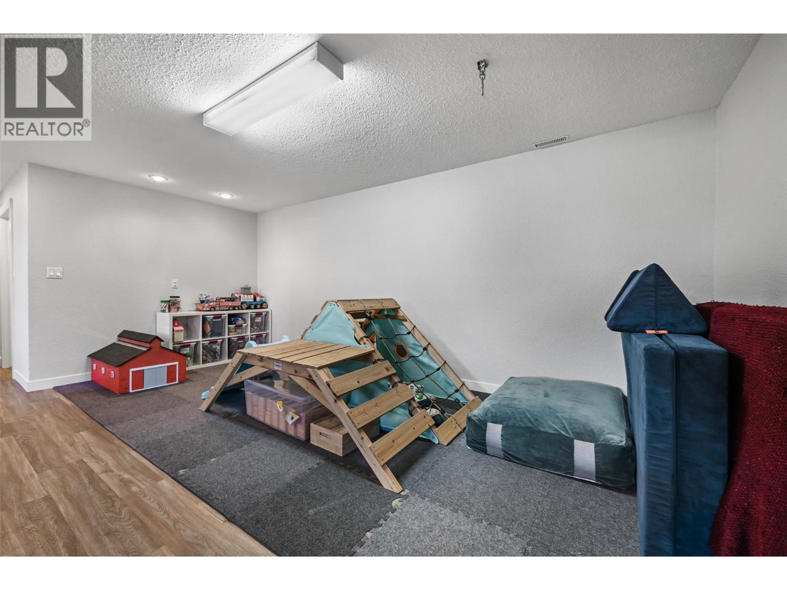 208 7th Avenue, Invermere, British Columbia  V0A 1K4 - Photo 27 - 10385124