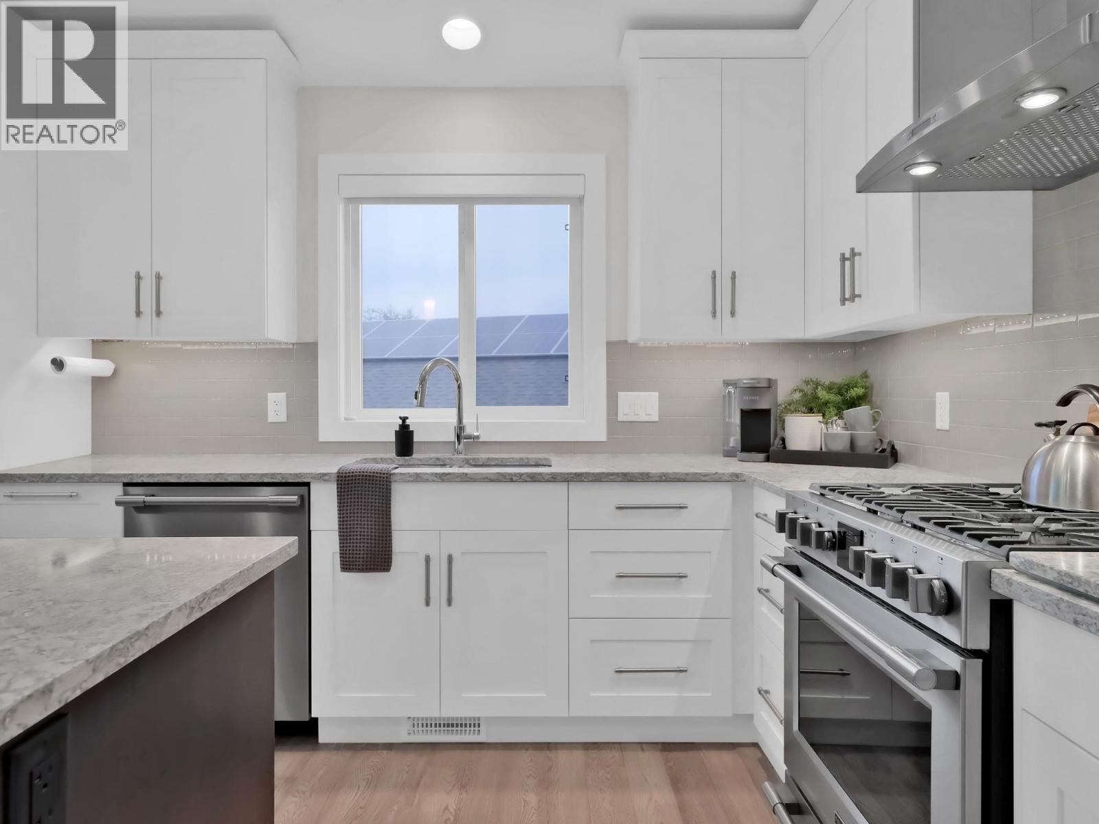 3390 Pine Valley Drive, Kelowna, British Columbia  V1X 8E3 - Photo 8 - 10384950