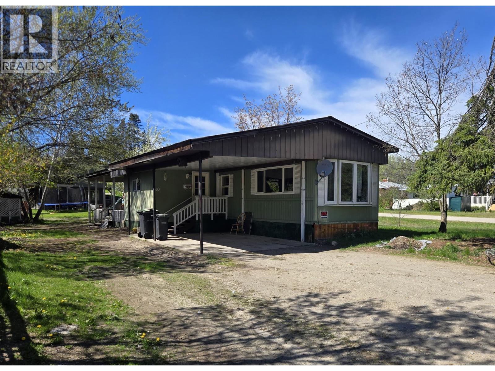 300 3rd Avenue, castlegar, British Columbia
