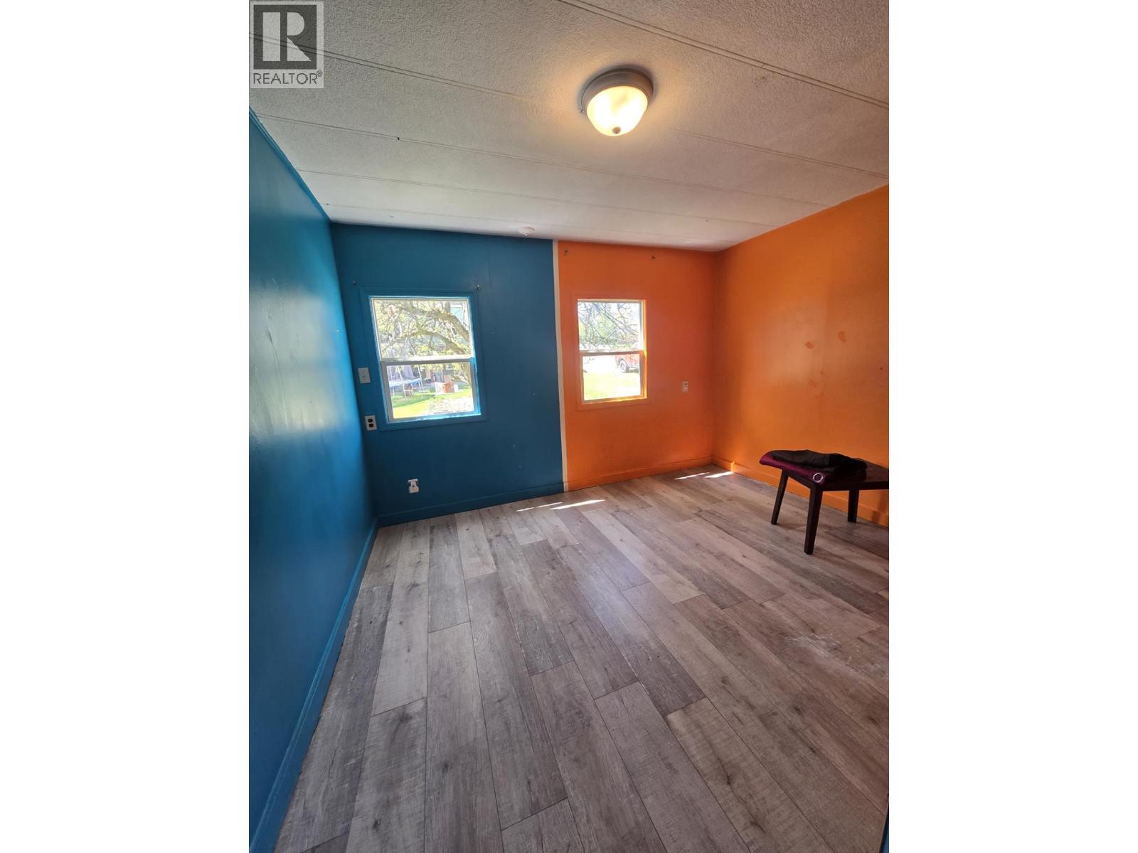 300 3rd Avenue, Castlegar, British Columbia  V1N 2A6 - Photo 12 - 10384861