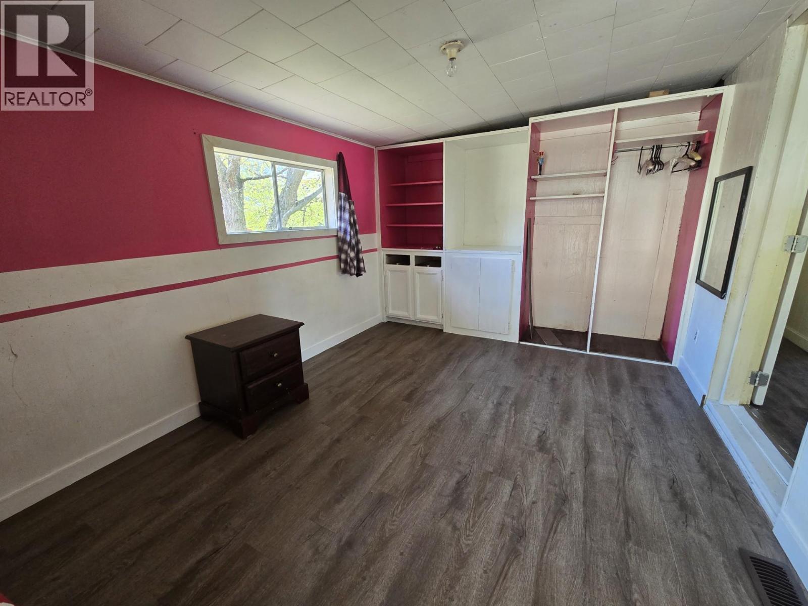 300 3rd Avenue, Castlegar, British Columbia  V1N 2A6 - Photo 8 - 10384861